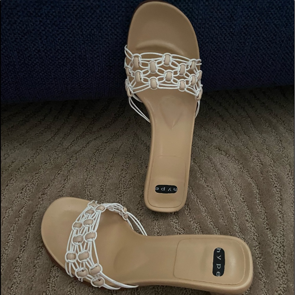 Hype Sandals, New Size 8
